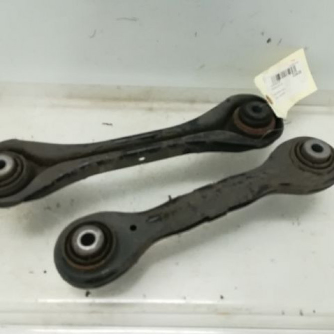 Triangle sup avg occasion B.M.W. SERIE 3 III Phase 1 01-1991->04-1998 318 TDS 1