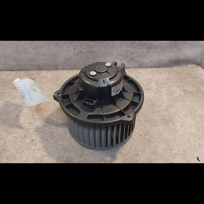 Ventilateur de chauffage occasion TOYOTA COROLLA VERSO II Phase 1 05-2004->06-2007 136 D-4D 871300F041 1