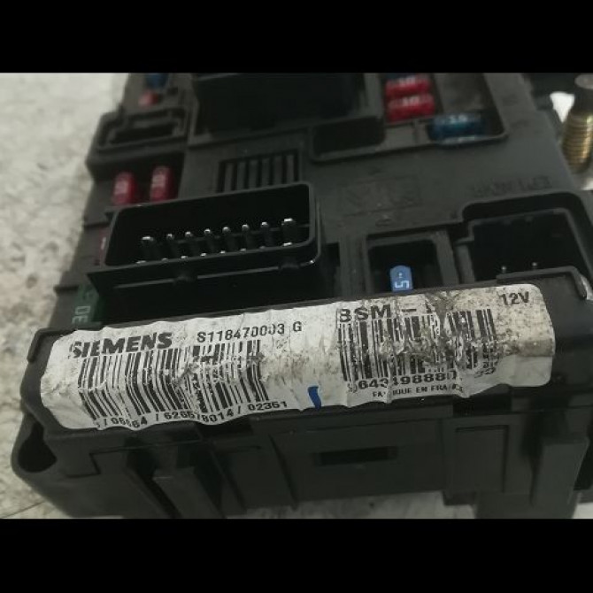 Platine fusible av occasion CITROEN C5 I Phase 1 03-2001->09-2004 2.0 HDi 110ch 2