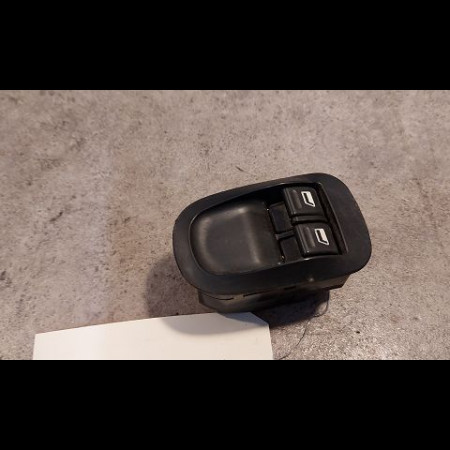 Commande lève-glace porte avant droite occasion PEUGEOT 206 + Phase 1 03-2009->05-2013 1.4 HDI 70ch