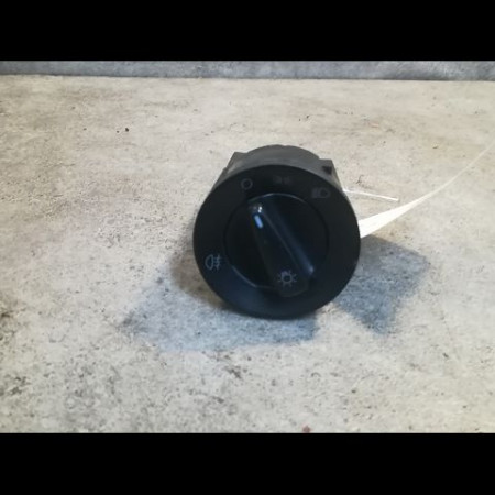 Interrupteur commande de phares occasion VOLKSWAGEN PASSAT IV Phase 1 10-1996->10-2000 1.9 TDI 115ch 8L0953513K01C