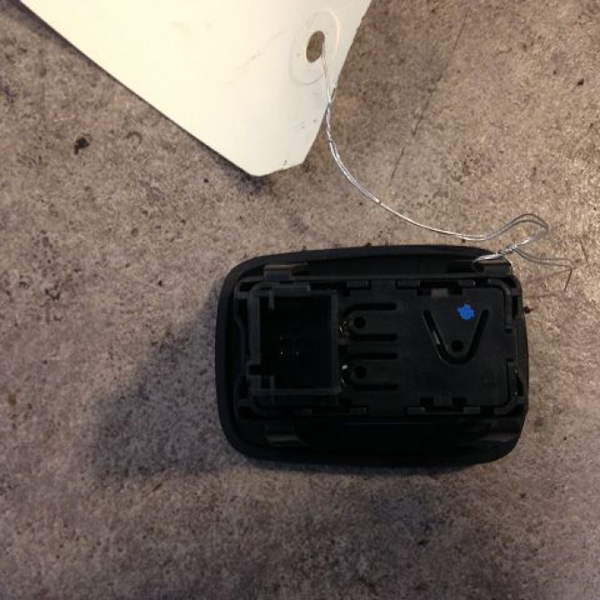 Commande leve-glace porte arrière gauche occasion CITROEN C3 II Phase 1 11-2009->02-2013 1.4 HDi 98012514XT 2