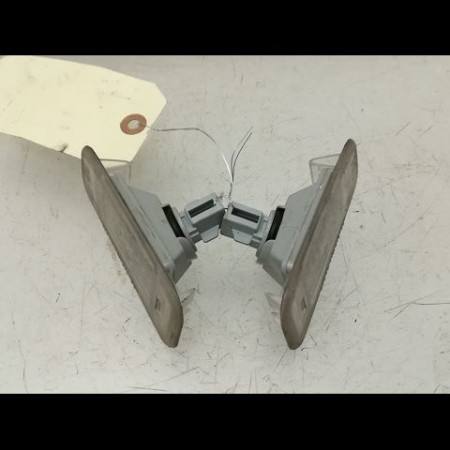 Eclaireur plaque de police occasion KIA RIO II Phase 1 09-2005->11-2009 1.5 CRDI 925011G000