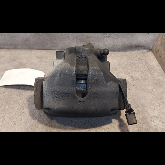 Etrier de frein avant droit occasion AUDI A4 II Phase 1 01-2001->11-2004 2.5 TDi 180ch 4B0615124 1