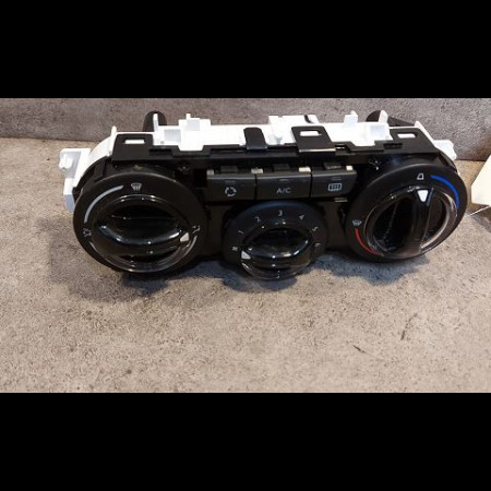 Commande de chauffage occasion PEUGEOT 208 Phase 2 04-2015->... 1.0 PURETECH 68ch