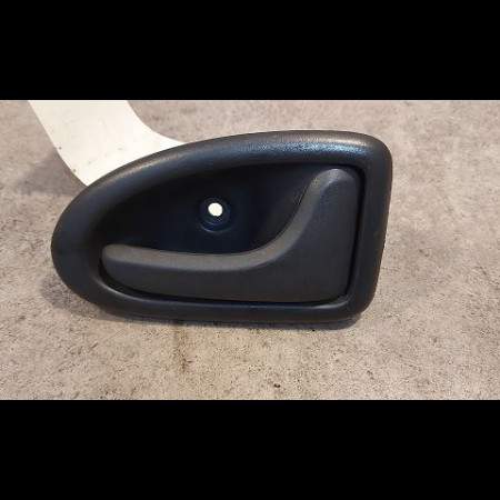 Poignee int porte avd occasion RENAULT TRAFIC II Phase 2 08-2006->... 2.0 DCI 16v 115ch