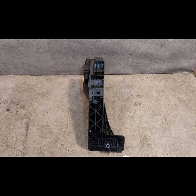 Potentiometre accelerateur occasion B.M.W. SERIE 1 I Phase 1 01-2007->07-2011 118d 143ch 2