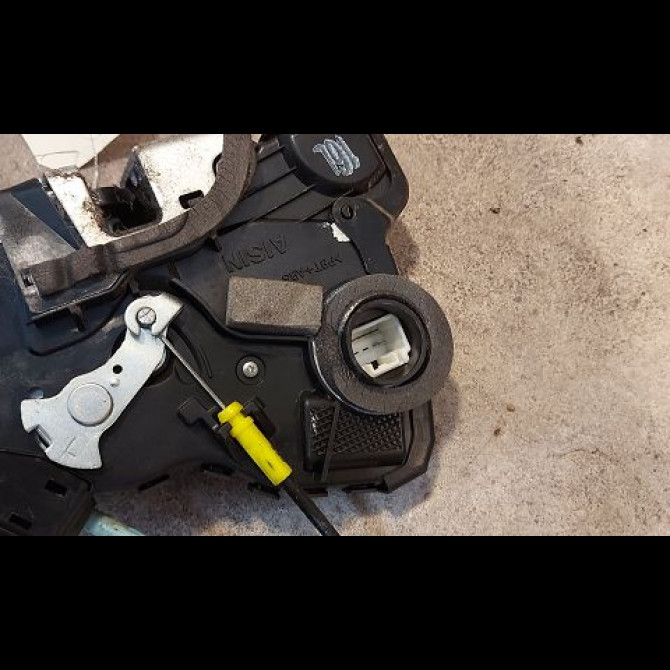 Serrure porte avg occasion TOYOTA COROLLA IX phase 2 07-2004->08-2007 1.4 D 90ch 6932002091 2