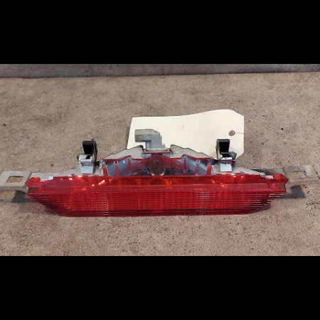 Feux stop supplementaire occasion TOYOTA COROLLA IX phase 2 07-2004->08-2007 1.4 D 90ch 8157002111