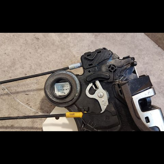 Serrure porte arg occasion TOYOTA COROLLA IX phase 2 07-2004->08-2007 1.4 D 90ch 6934002081 2