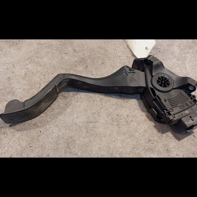 Potentiometre accelerateur occasion PEUGEOT 207 Phase 1 04-1995->04-1999 1.4 VTI 95ch 1