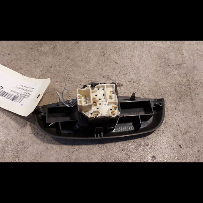 Commande lève-glace porte avant gauche occasion CHEVROLET KALOS Phase 1 03-2005->05-2008 1.4 85ch 96425601 2