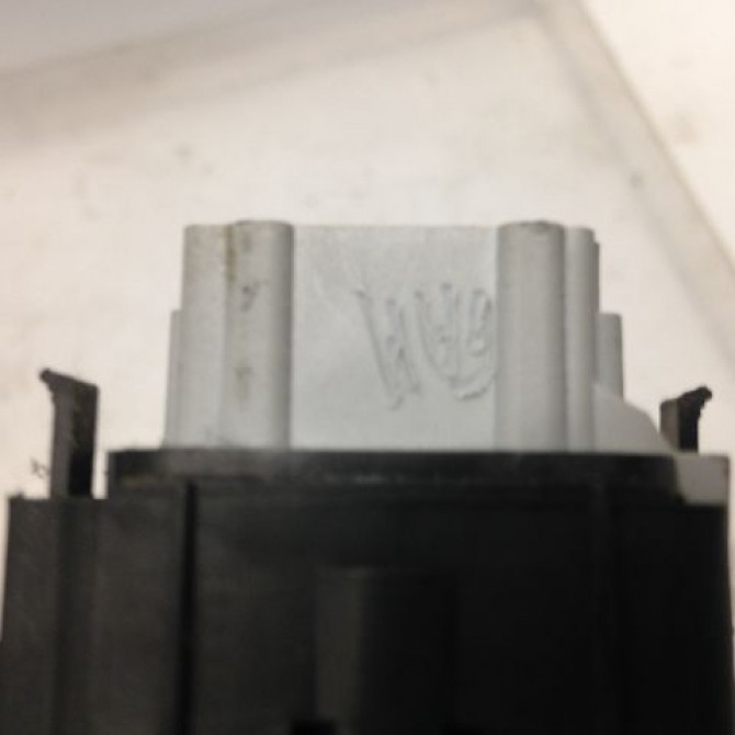 Commande lève-glace porte avant droite occasion RENAULT LAGUNA II Phase 1 11-2000->03-2005 1.6 16v 8200167232 3