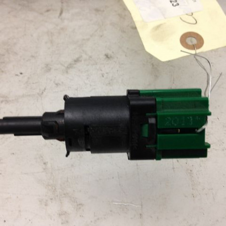 Contacteur feux recul occasion PEUGEOT 208 208 Phase 1 2012-03-01->2015-09-30 1.4 HDI 68ch 225753