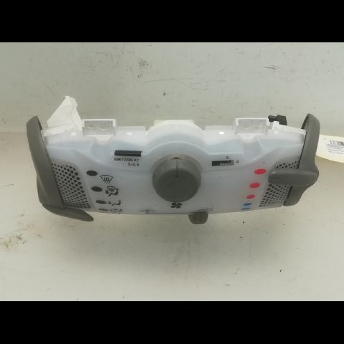 Commande de chauffage occasion PEUGEOT 107 Phase 2 01-2009->01-2012 1.0i 70ch 12v 1