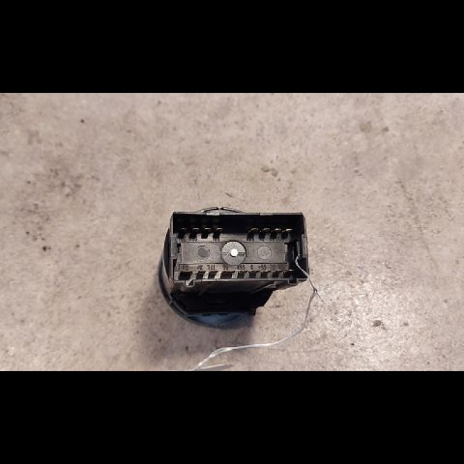 Interrupteur commande de phares occasion VOLKSWAGEN PASSAT IV Phase 2 10-2000->03-2005 1.9 TDI 130ch 1J095351301C 2