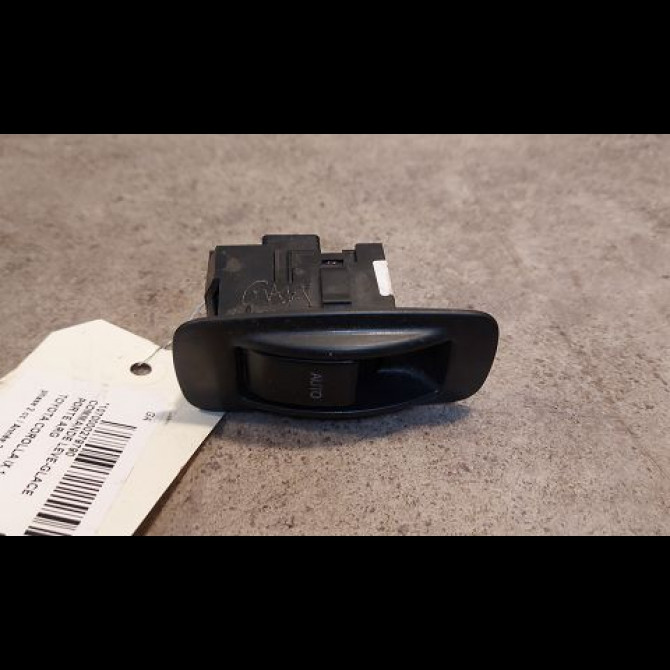 Commande leve-glace porte arrière gauche occasion TOYOTA COROLLA IX phase 2 07-2004->08-2007 1.4 D 90ch 8481002041 1