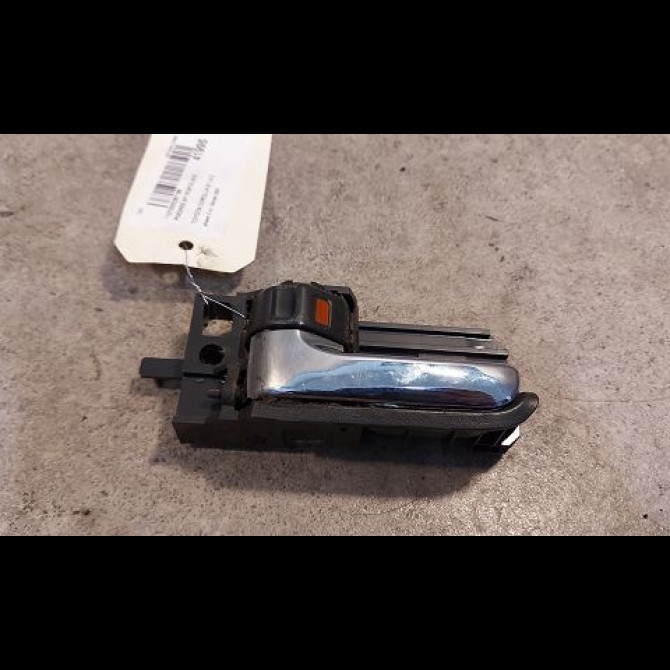 Poignee int porte avg occasion TOYOTA COROLLA IX phase 2 07-2004->08-2007 1.4 D 90ch 6920605040A0 1