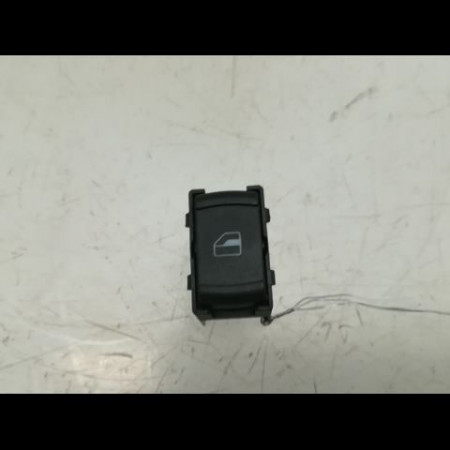 Commande leve-glace porte arrière gauche occasion VOLKSWAGEN GOLF IV GOLF IV Phase 1 1998-01-01->2005-06-30 1.9 TDI 100ch 3B0959855B01C