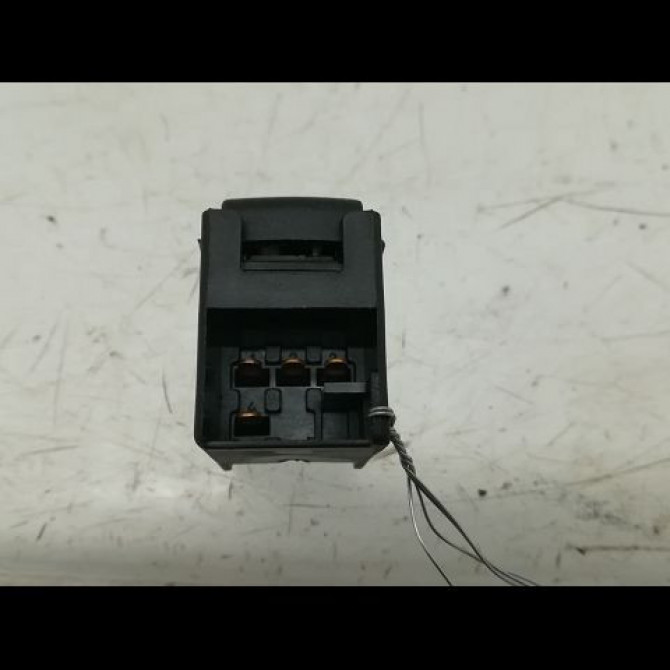 Commande leve-glace porte arrière gauche occasion VOLKSWAGEN GOLF IV GOLF IV Phase 1 1998-01-01->2005-06-30 1.9 TDI 100ch 3B0959855B01C 3