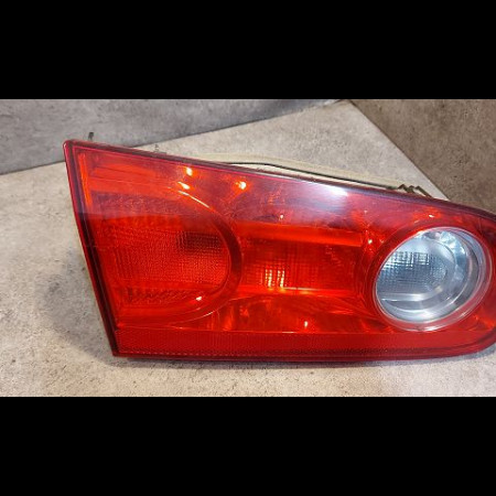Feu arrière interieur gauche occasion RENAULT LAGUNA II Phase 2 03-2005->09-2007 1.9 DCI 125ch 8200262110