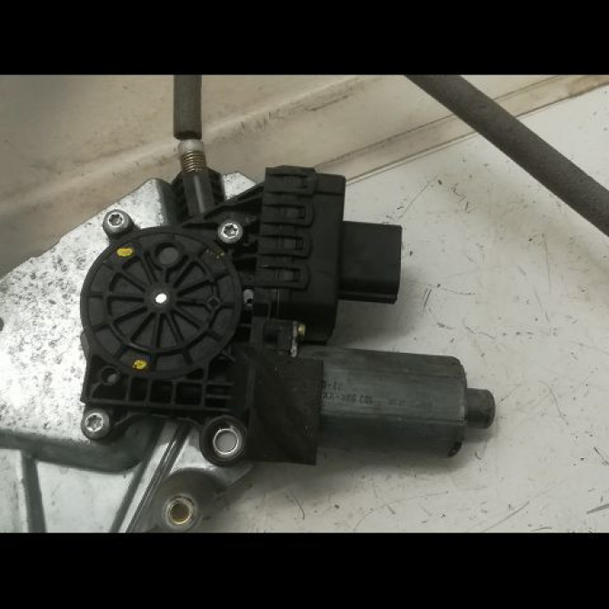 Mecanisme + moteur lève-glace avant droit occasion FORD FOCUS I Phase 1 10-1998->09-2004 1.8 TDCI 100ch 1331616 2