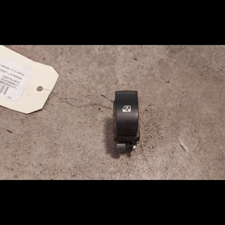 Commande leve-glace porte arrière droite occasion RENAULT LAGUNA II Phase 2 03-2005->09-2007 1.9 DCI 125ch 8200315029