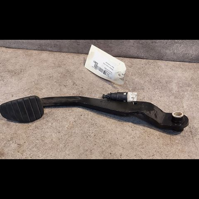 Pedale de frein occasion RENAULT CLIO III Phase 1 09-2005->03-2009 1.5 DCI 85ch 8200740595 1