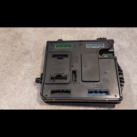 Platine fusible av occasion RENAULT ZOE Phase 1 10-2012->...