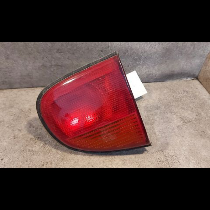 Feu arrière intérieur droit occasion FORD ESCORT IV Phase 2 10-1992->01-1995 1