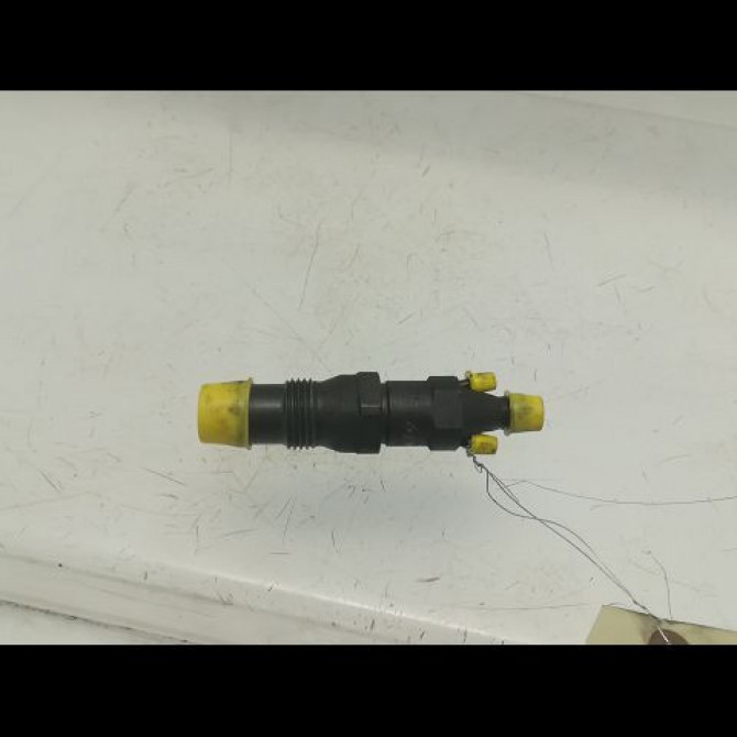 Injecteur occasion VOLKSWAGEN POLO III Phase 1 10-1994->11-1999 1.9 D 68130202F 2