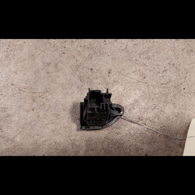 Bouton de warning occasion RENAULT ZOE Phase 1 10-2012->... 2