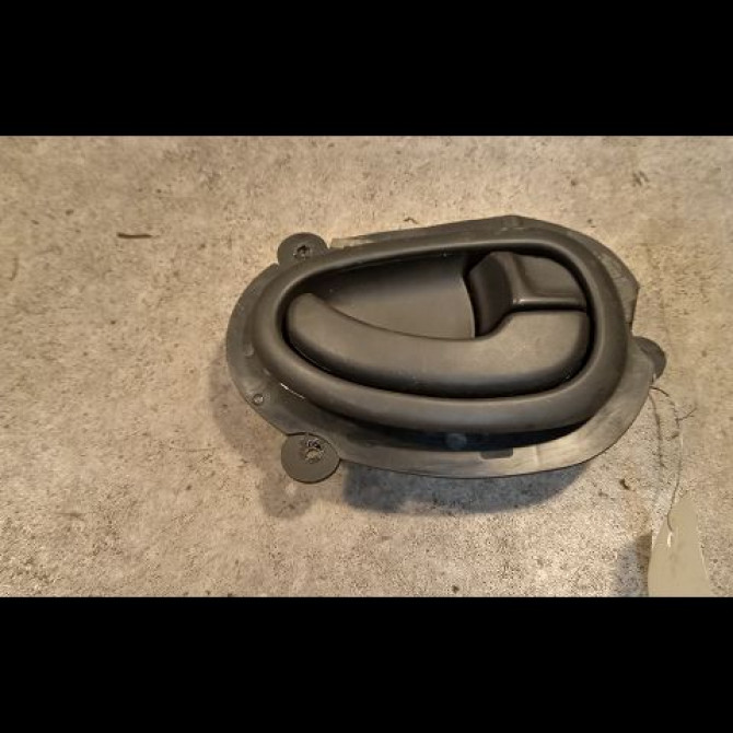 Poignee int porte avd occasion PEUGEOT 406 COUPE Phase 1 05-1997->12-2004 2.2 HDI 133ch 9143E8 1