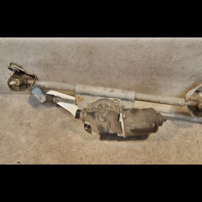 Moteur essuie-glace avant occasion TOYOTA YARIS VERSO Phase 1 11-1999->03-2003 1.3 8511052090 1