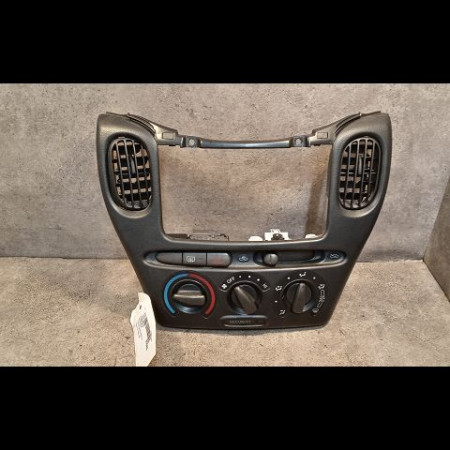 Commande de chauffage occasion TOYOTA YARIS VERSO Phase 1 11-1999->03-2003 1.3