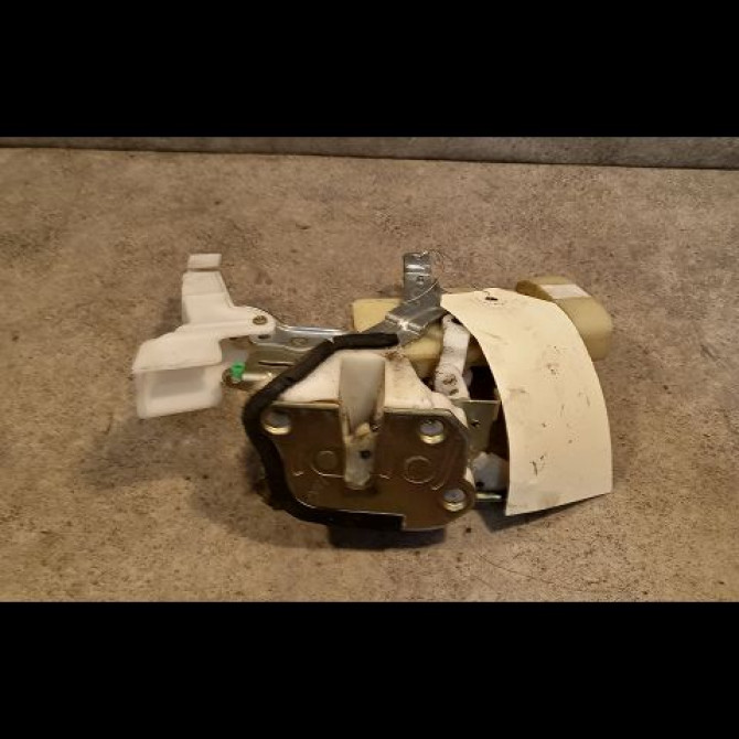 Serrure porte avg occasion TOYOTA YARIS VERSO Phase 1 11-1999->03-2003 1.3 6932052180 1