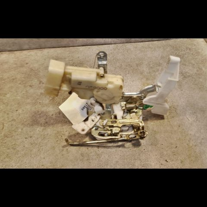 Serrure porte avg occasion TOYOTA YARIS VERSO Phase 1 11-1999->03-2003 1.3 6932052180 2