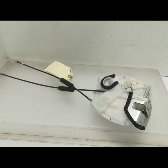 Serrure porte arg occasion SUZUKI SWIFT IV Phase 1 09-2010->... 1.2 VVT 94ch 8230268LA2 1