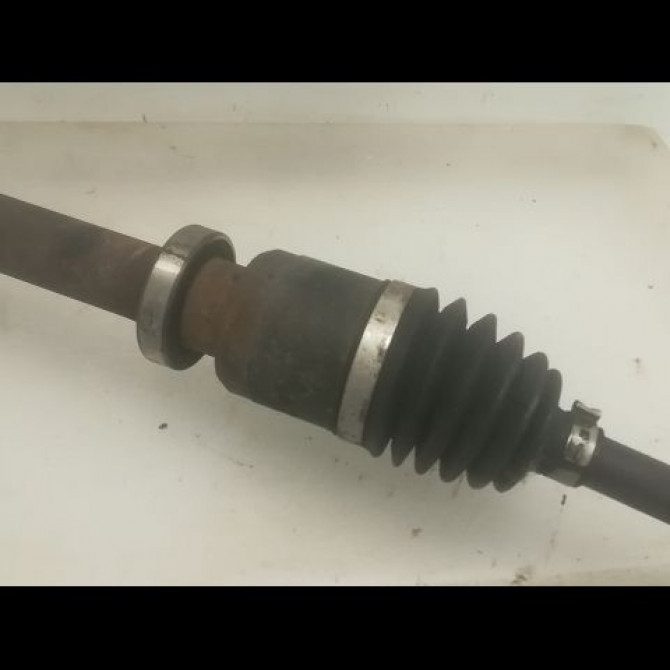 Transmission avant droite occasion RENAULT CLIO III Phase 1 09-2005->03-2009 1.2i 16v 75ch 8200378880 3