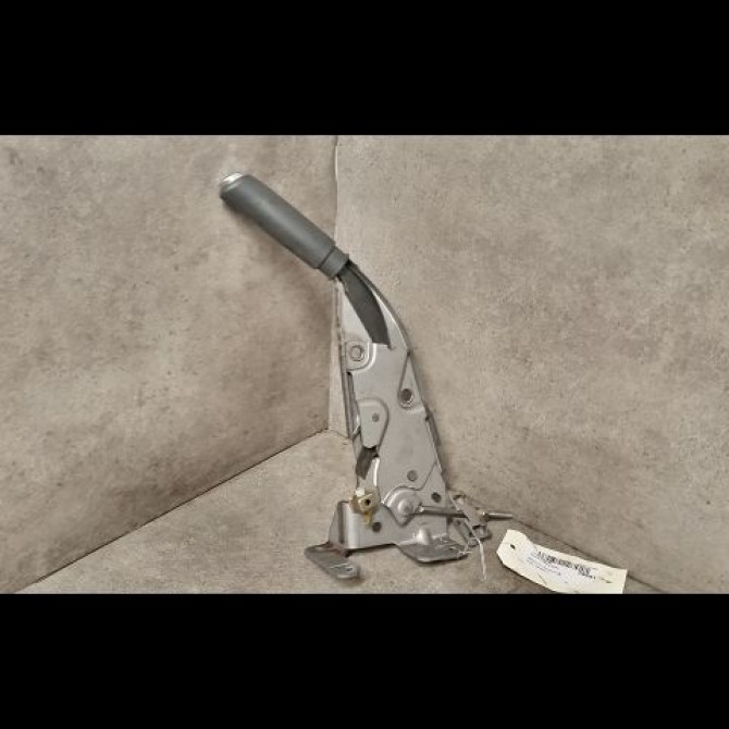 Levier frein a main occasion RENAULT LAGUNA II Phase 1 04-1995->04-1999 1.6i 107ch 8200702531 1