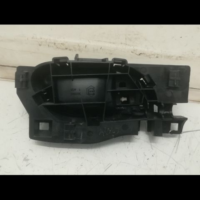 Poignee int porte avg occasion PEUGEOT 208 Phase 2 04-2015->... 1.2i 81ch 9143N7 2