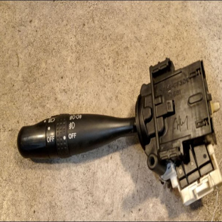 Commande clignotant occasion TOYOTA COROLLA IX phase 2 07-2004->08-2007 2.0 D4-D 115ch