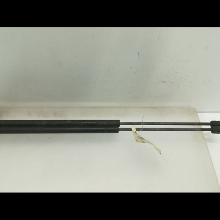 Verin droit hayon occasion M.G. ZR