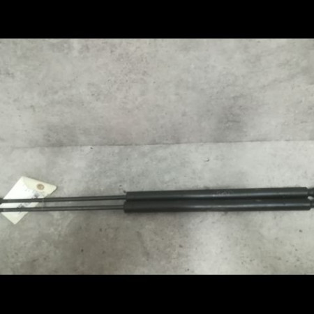 Verin droit hayon occasion PEUGEOT 106 Phase 2 04-1996->09-2003 1.0i 8731G0