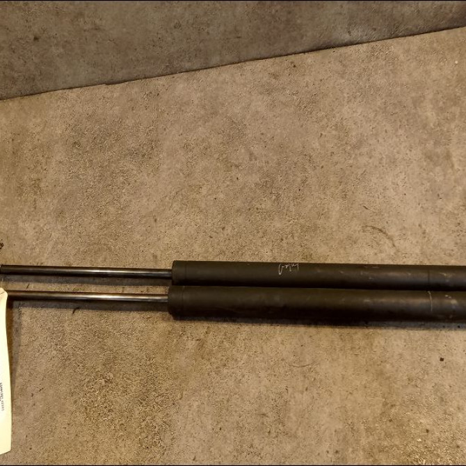 Verin droit hayon occasion PEUGEOT 106 Phase 1 09-1991->04-1996 1.0i 8731G0 1