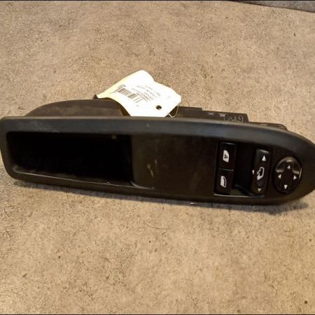 Commande lève-glace porte avant gauche occasion CITROEN DS3 Phase 1 04-1995->04-1999 1.6 E-HDI 90ch