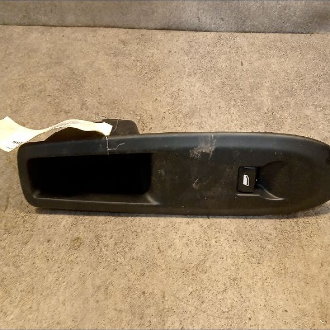 Commande lève-glace porte avant droite occasion CITROEN DS3 Phase 1 04-1995->04-1999 1.6 E-HDI 90ch 1