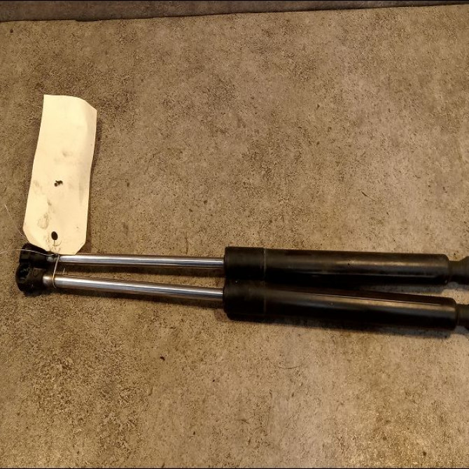 Verin droit hayon occasion CITROEN DS3 Phase 1 04-1995->04-1999 1.6 E-HDI 90ch 1