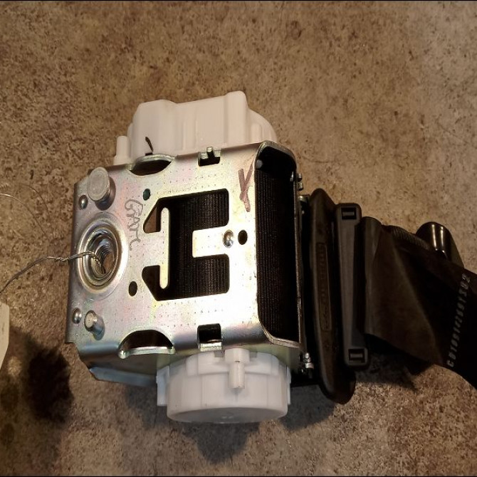 Ceinture arrière gauche occasion CITROEN DS3 Phase 1 04-1995->04-1999 1.6 E-HDI 90ch 2