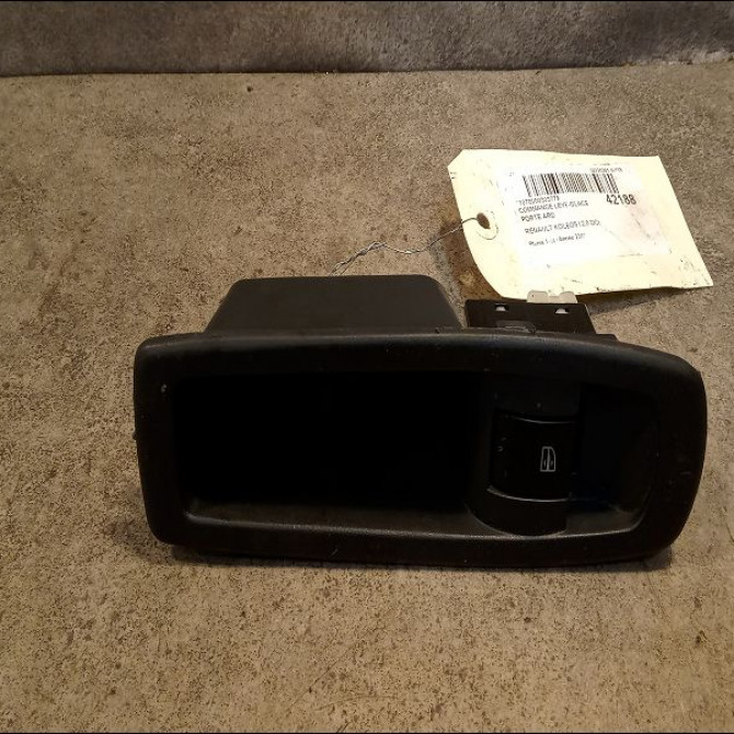 Commande leve-glace porte arrière droite occasion RENAULT KOLEOS I Phase 1 06-2008->12-2011 2.0 DCI 16v 150ch 1